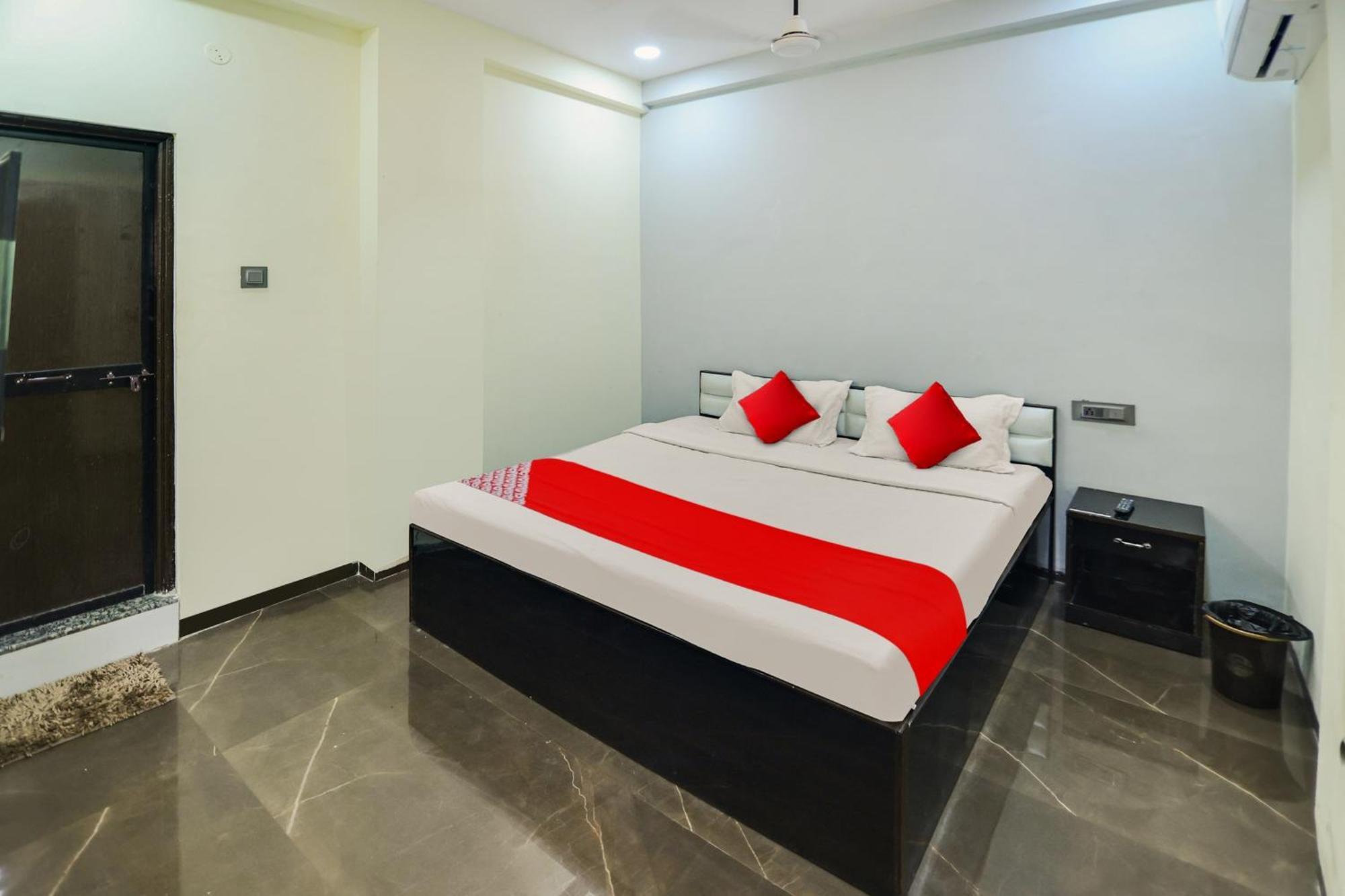 Oyo Hotel Blackgold Chandrapur Zewnętrze zdjęcie