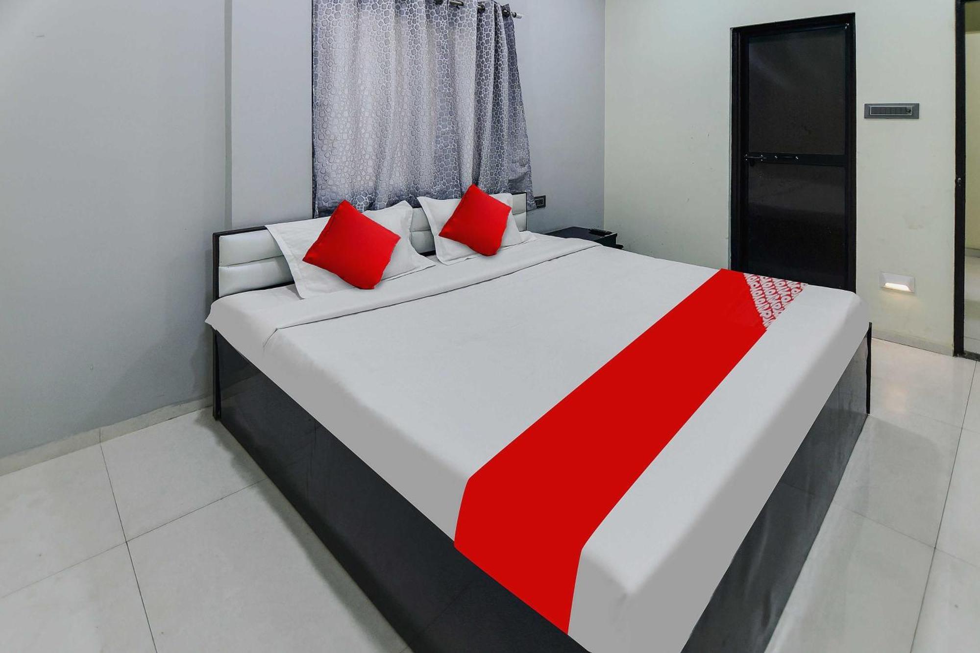Oyo Hotel Blackgold Chandrapur Zewnętrze zdjęcie