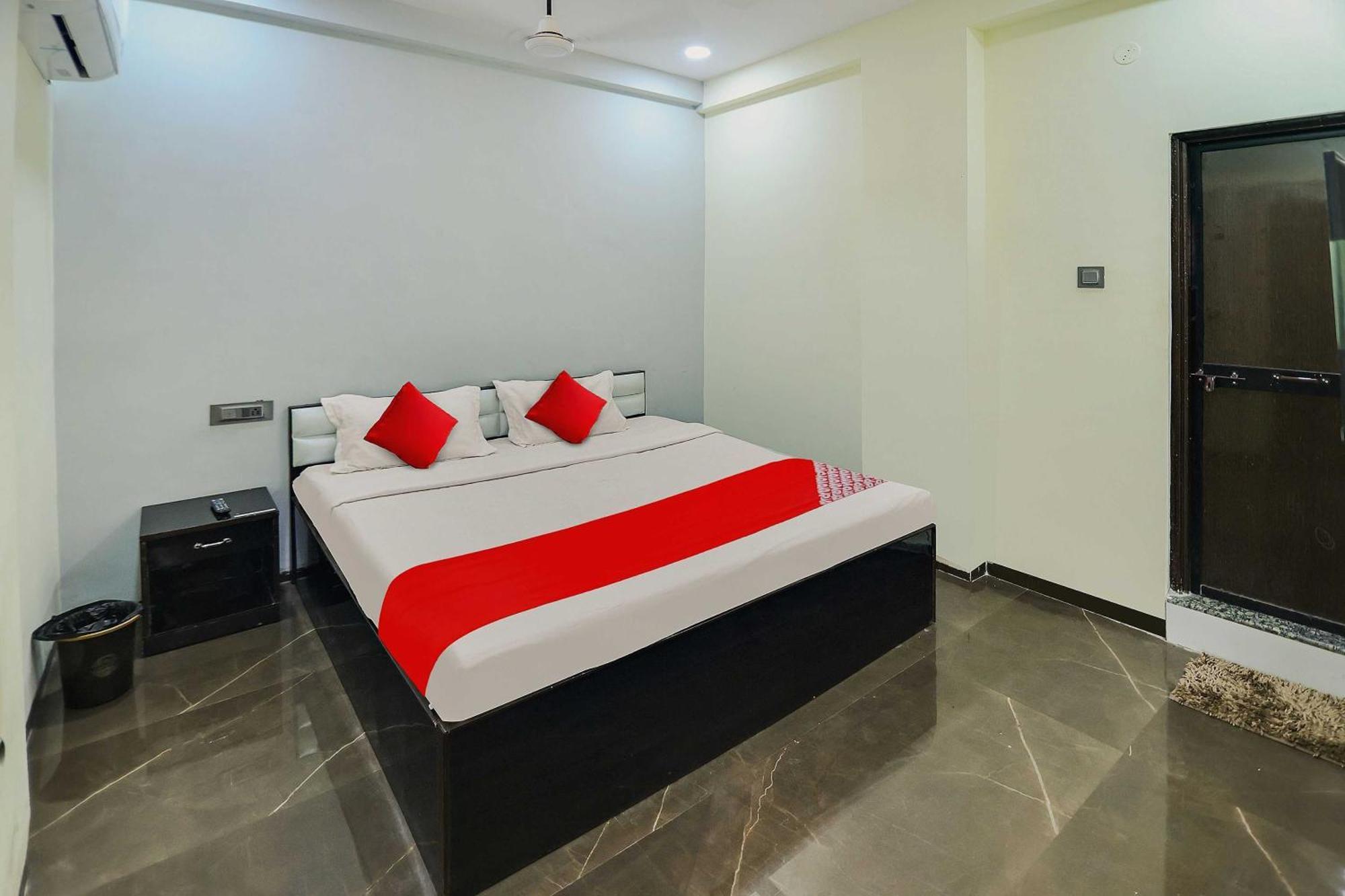 Oyo Hotel Blackgold Chandrapur Zewnętrze zdjęcie