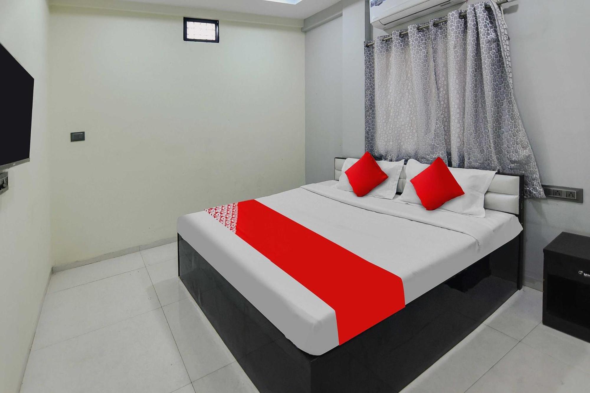 Oyo Hotel Blackgold Chandrapur Zewnętrze zdjęcie